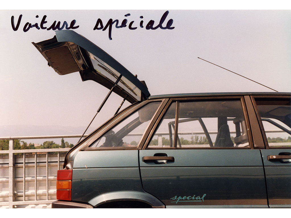 Claude Closky, ‘Voiture spéciale [Special car]’, 1995, c-print, permanent felt pen, 15,2 x 22,5 cm.